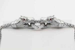 Mehr über den Artikel erfahren Top 5 Jewels To Upgrade Your Photoshoot Look