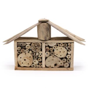 Ein kleines Stück Wildnis – Das Treibholz-Hotel für Bienen & Insekten